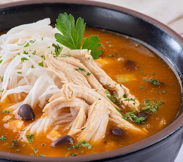 Sopa de palmitos con pollo