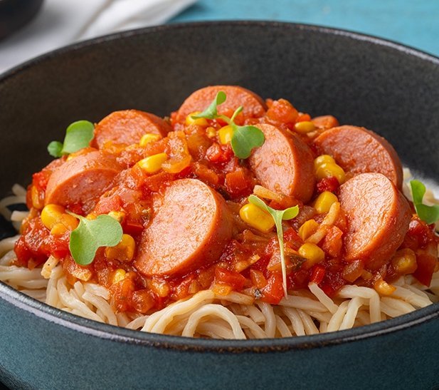 Spaghetti pomodoro con salchichas