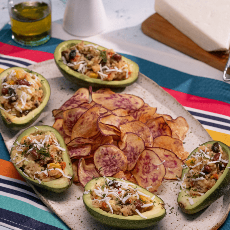 Aguacates Rellenos con Arroz Southwest